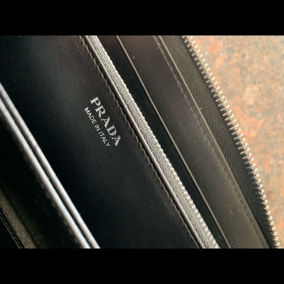 2XHP🌟NWT PRADA black leather diagramme zip around - Picture 3 of 8